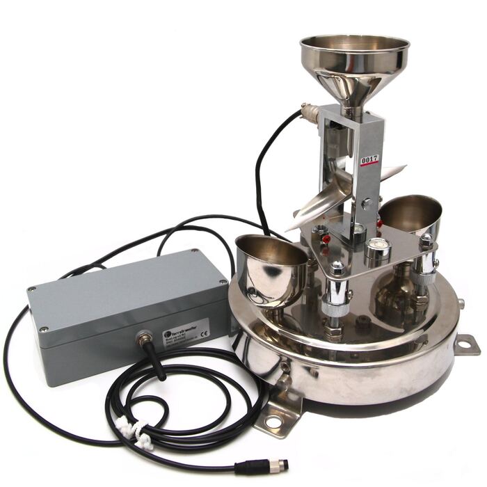 Compact autonomous rainfall unit, suitable for private gardens, municipal monitoring networks and research sites.