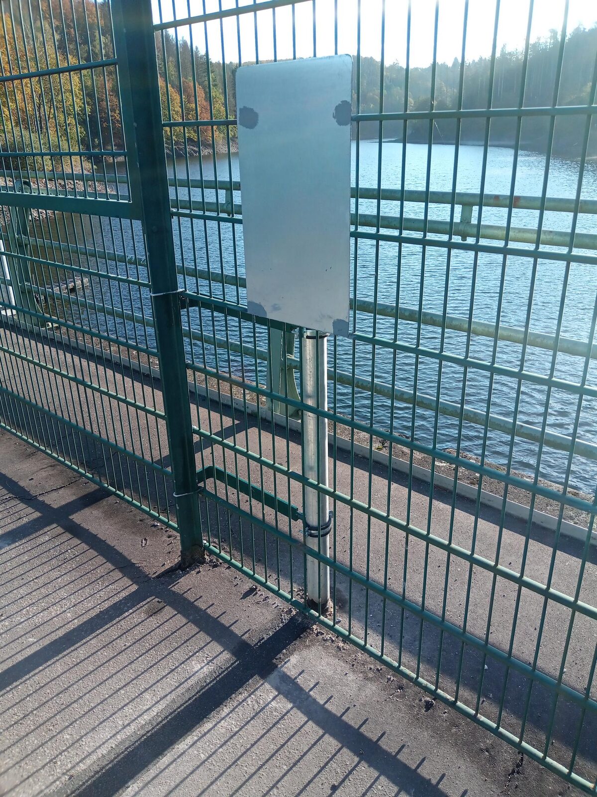 Pegelschrank an der Talsperre